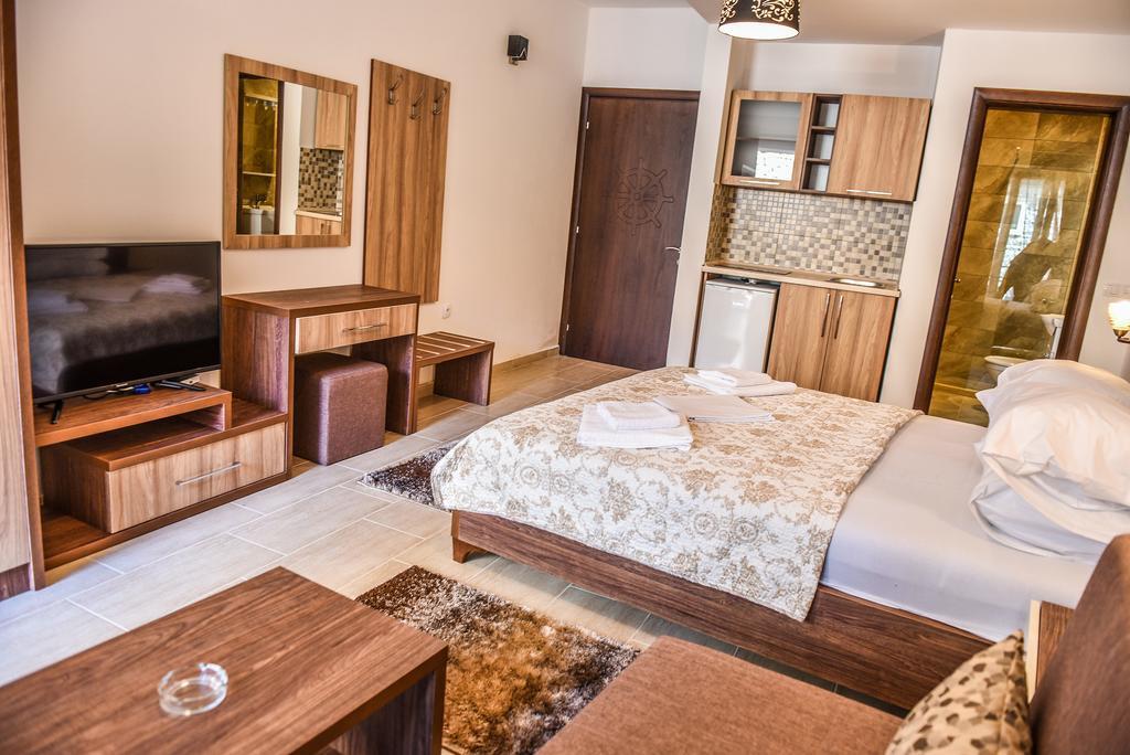 Apartments Timoni Улцинь Екстер'єр фото