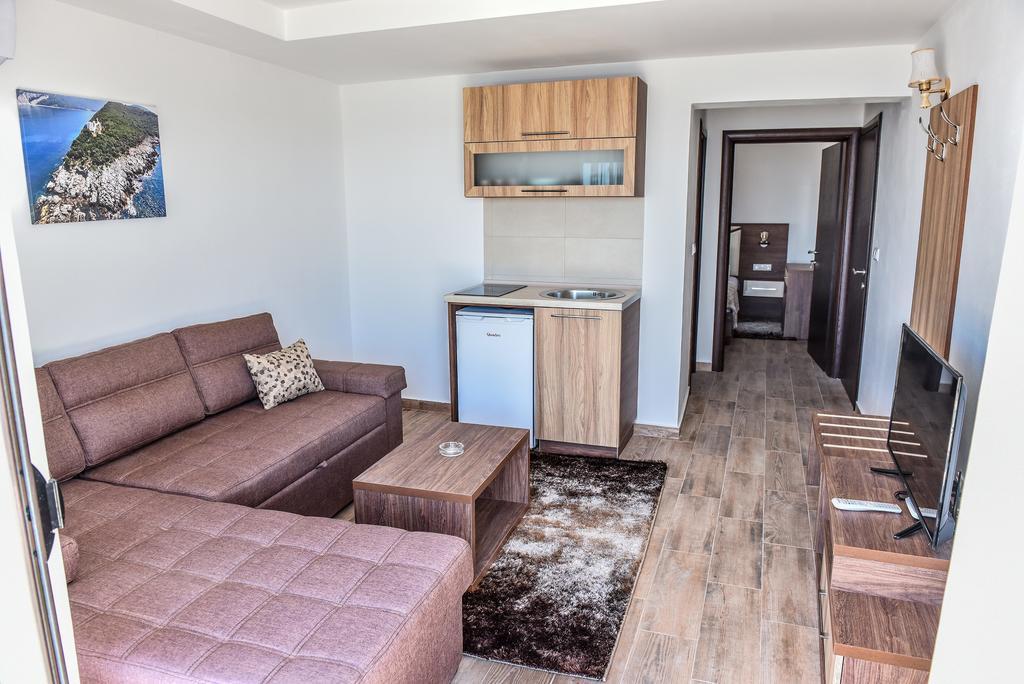 Apartments Timoni Улцинь Екстер'єр фото