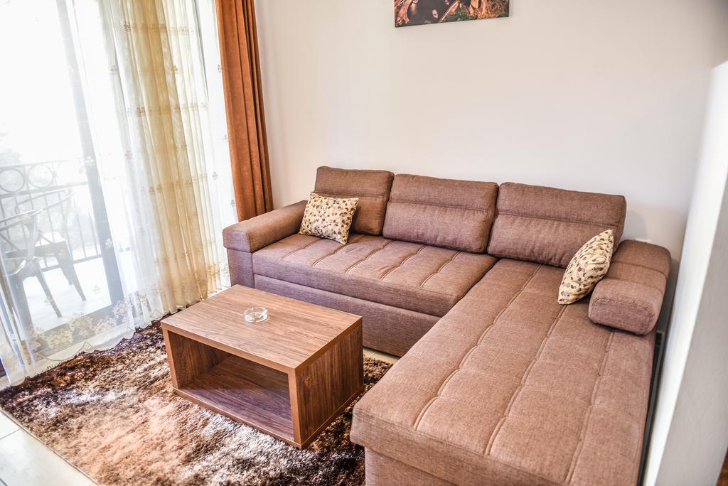 Apartments Timoni Улцинь Екстер'єр фото